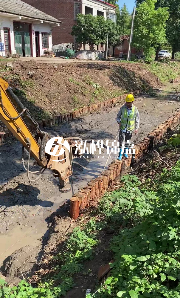 寧德河道清淤專業(yè)施工-挖掘機清理河底淤泥的深度如何控制？